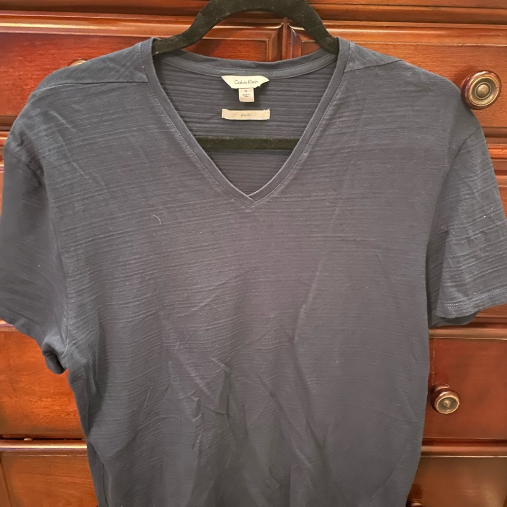 Calvin Klein V neck shirt XL